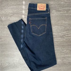 Dark wash Levi’s